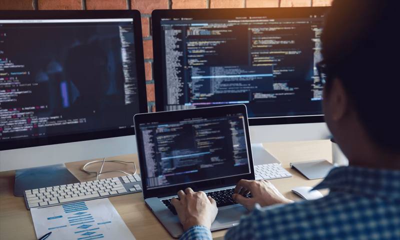 数据科学选型：R与Python如何赋能公主岭市网站建设？
